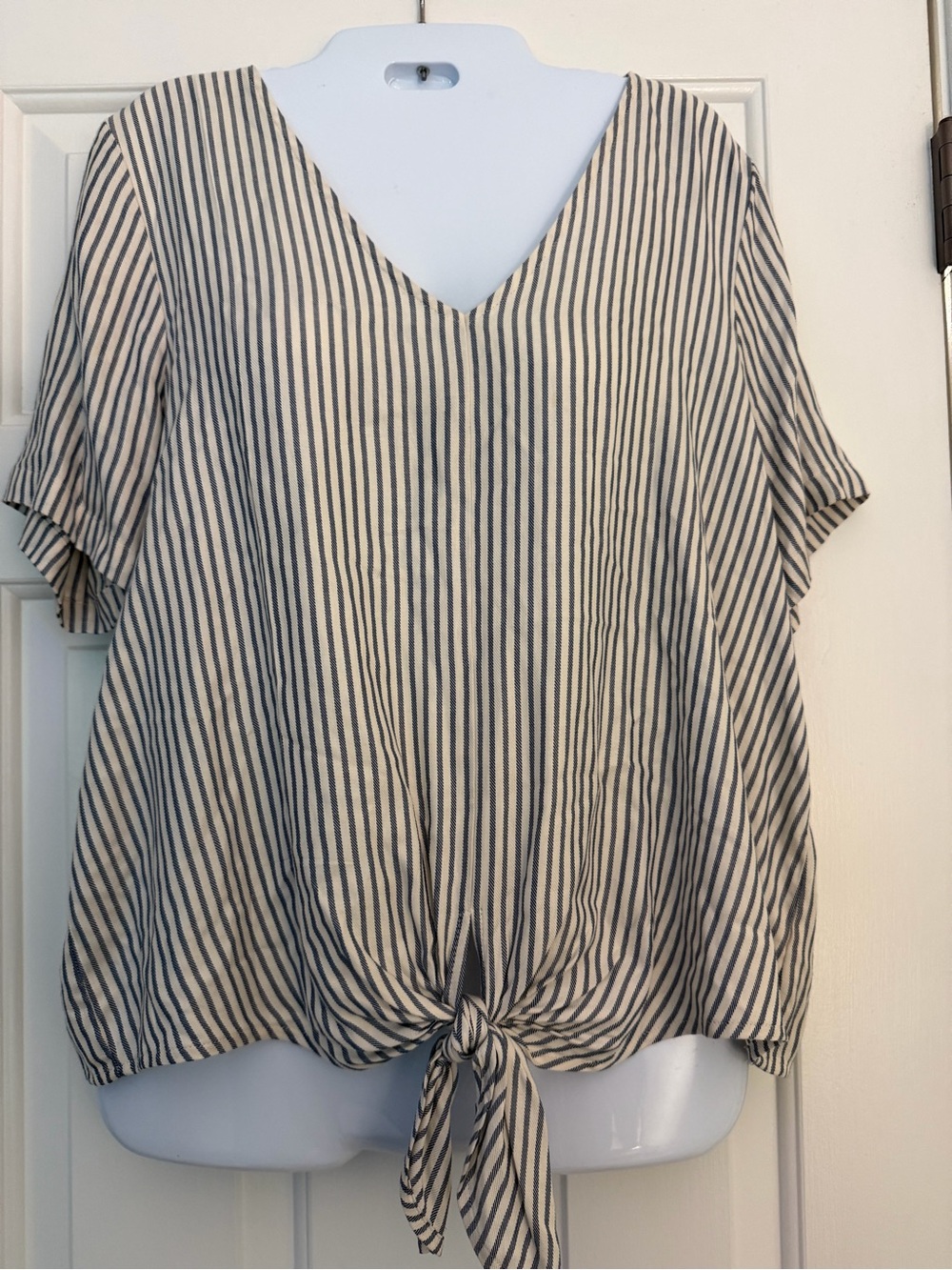 Madewell L Navy Cream Striped V Neck Tie Front Short Sleeve Blouse
